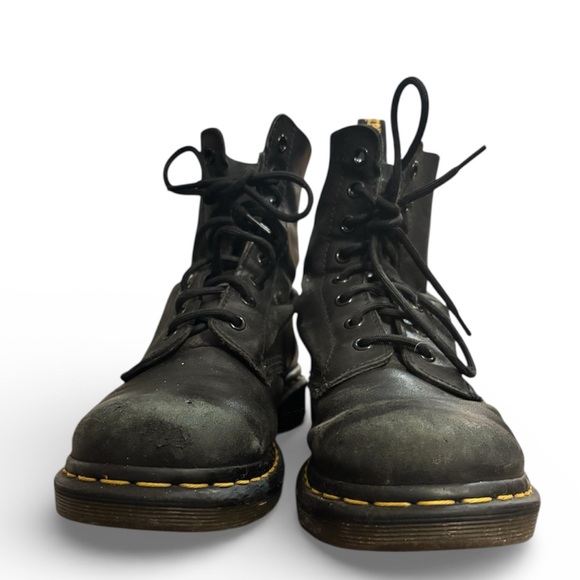 Dr. Marten’s classic combat boots women’s size 9 worn in condition - Picture 5 of 14